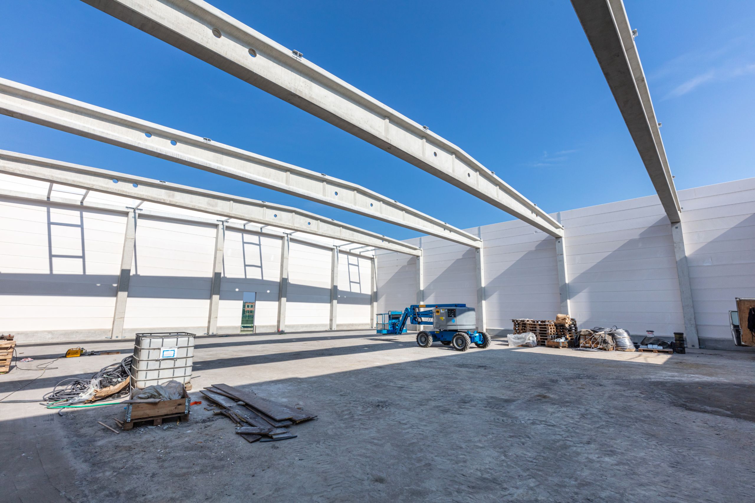 warehouse-construction-site-building-a-new-hall